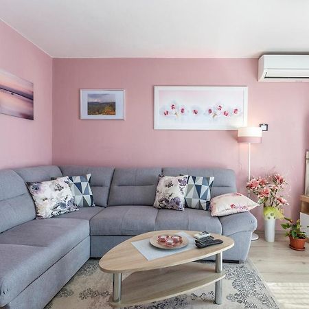 Apartment Noemi Porec Exterior photo